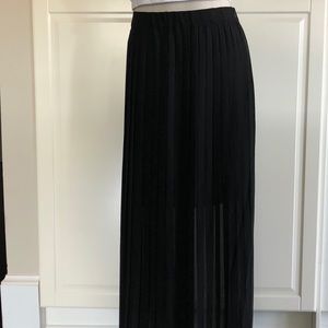 BCBGMaxAzria Skirts - BCBG Black pleated chiffon skirt size M BCBGMaxAzria Skirts - BCBG Black pleated chiffon skirt size M